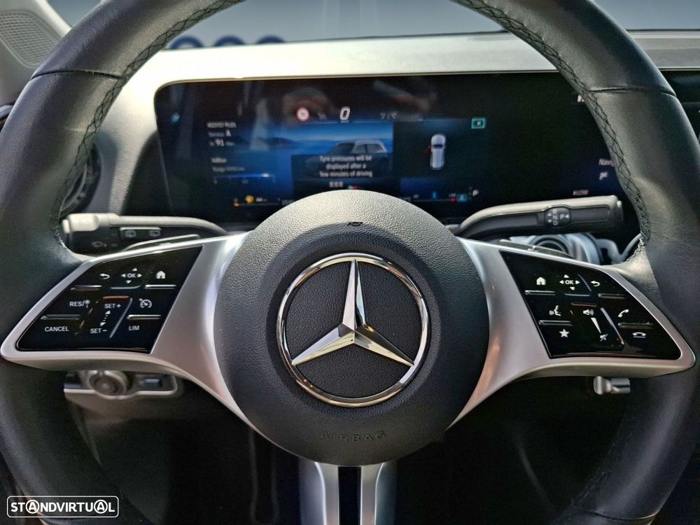 Mercedes-Benz GLB 180 d Progressive — fotografia 16