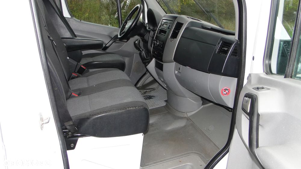 Mercedes-Benz Sprinter - 12
