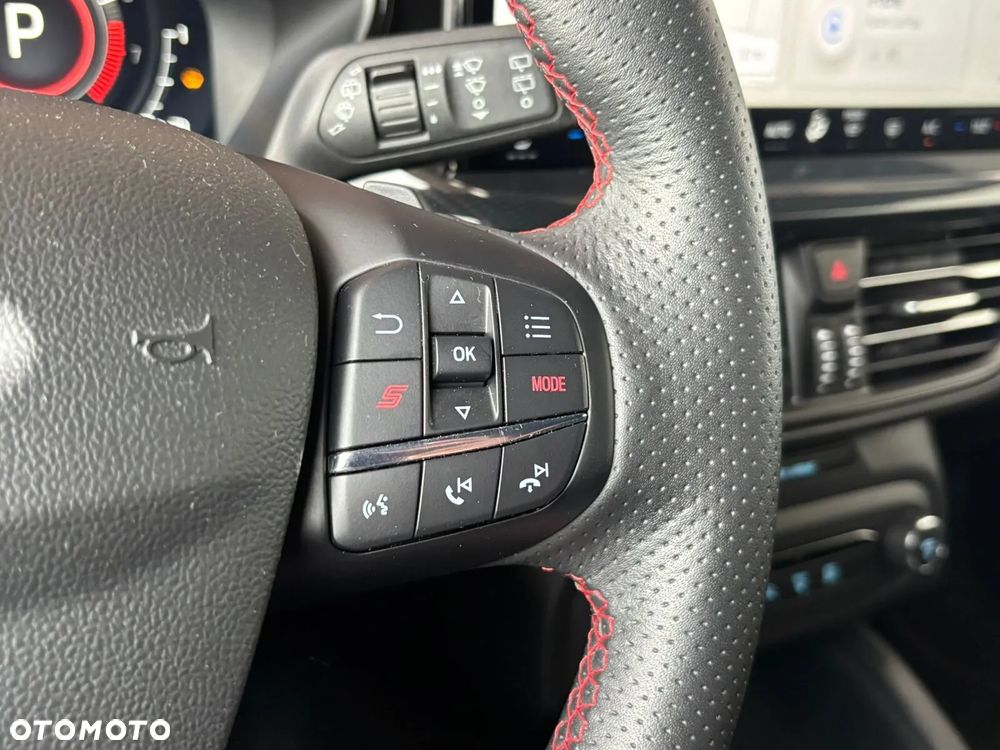 Ford Focus 2.3 EcoBoost ST X - 19