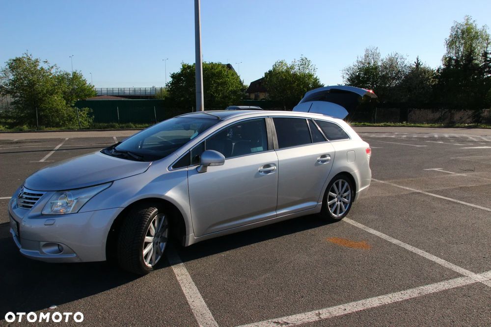 Toyota Avensis 2.0 Prestige NAVI - 33