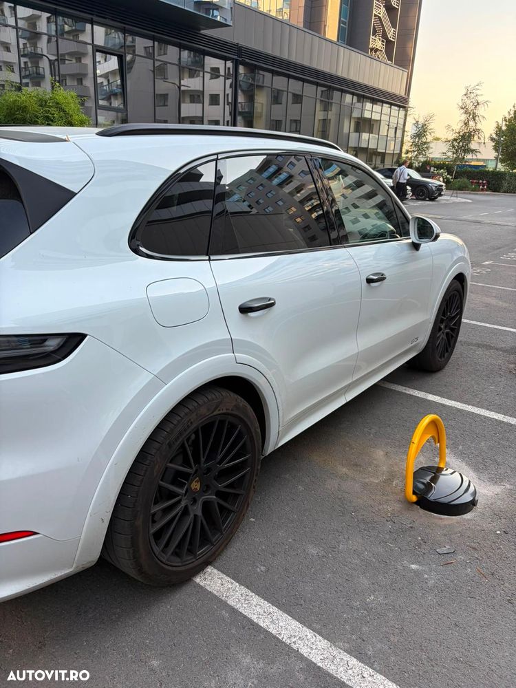 Porsche Cayenne - 5