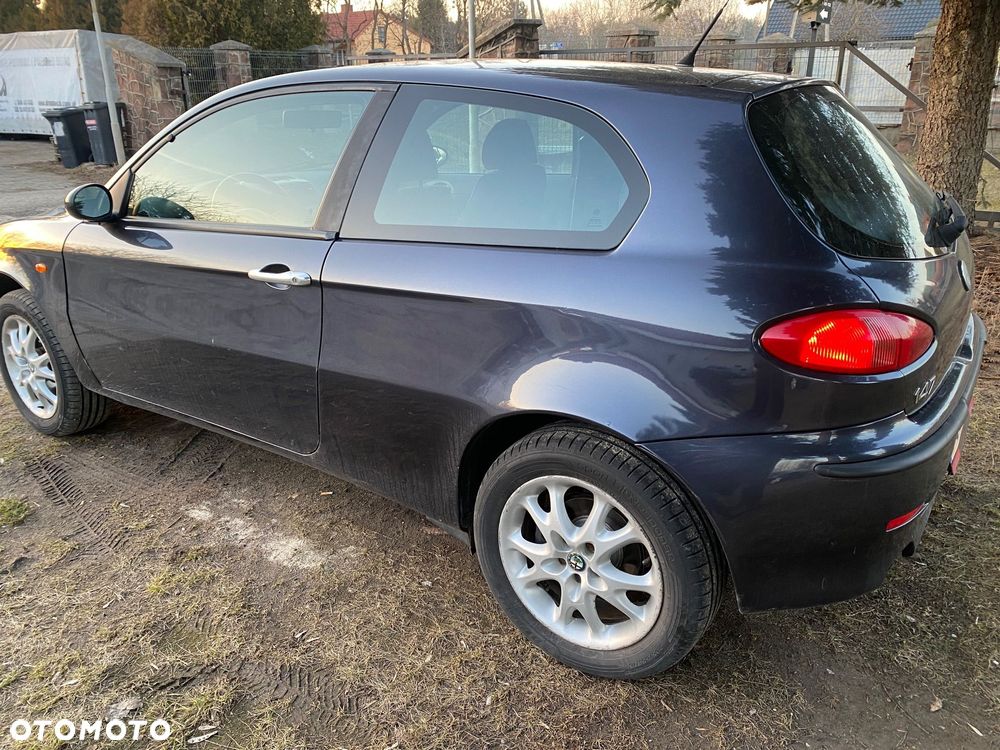 Alfa Romeo 147 2.0 Twin Spark Distinctive - 7
