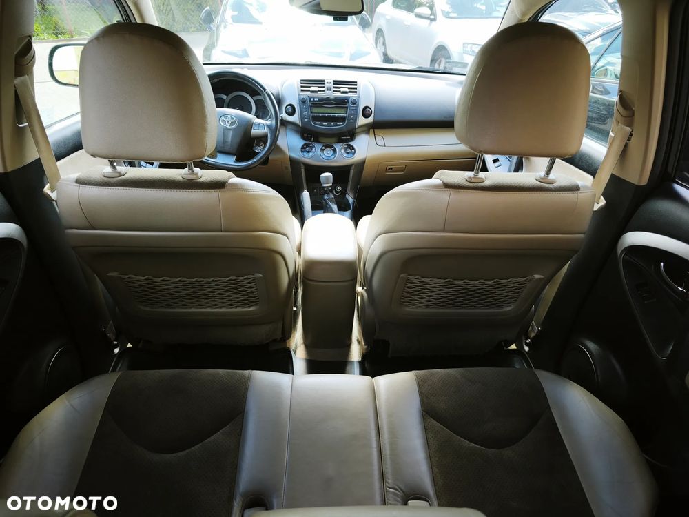 Toyota RAV4 2.2 D-4D Prestige - 22