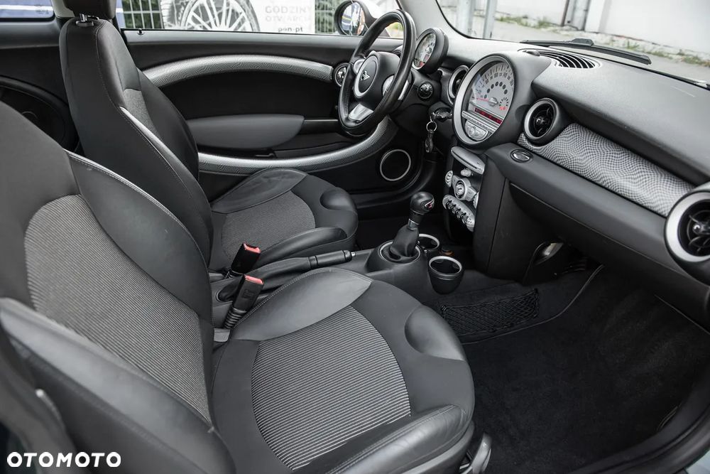 MINI Cooper S Green Park - 24