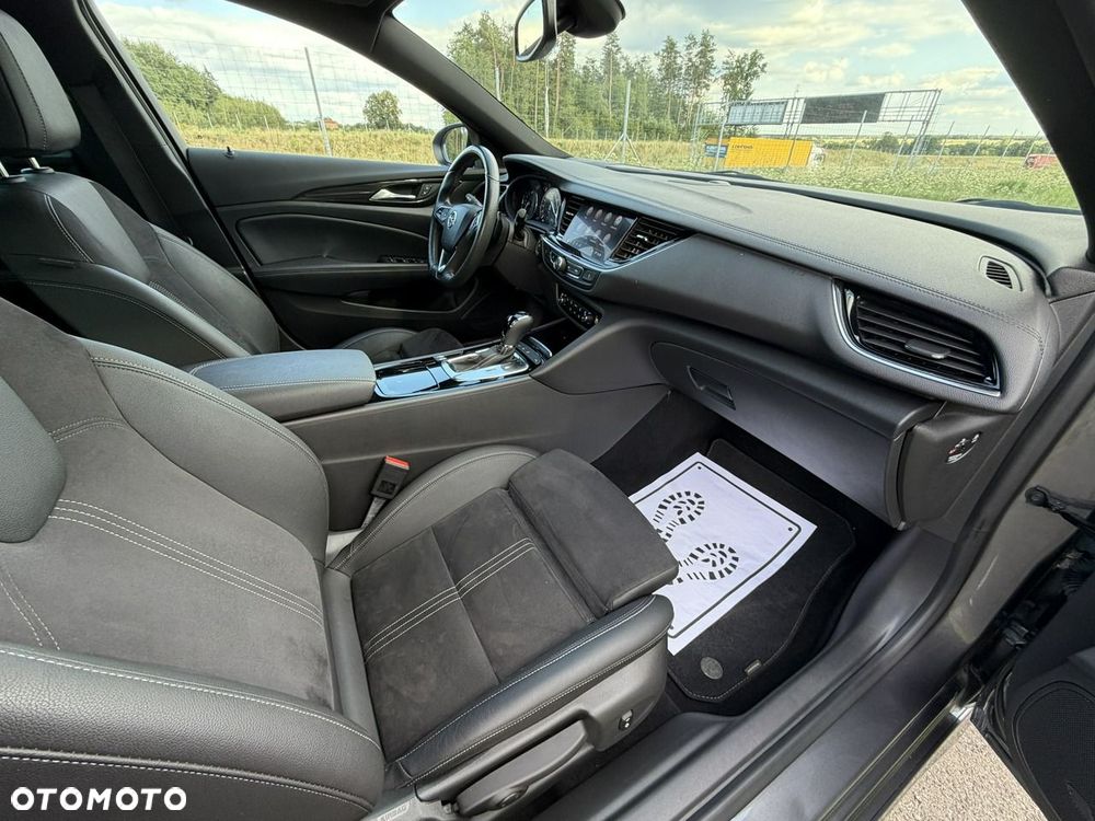 Opel Insignia - 11