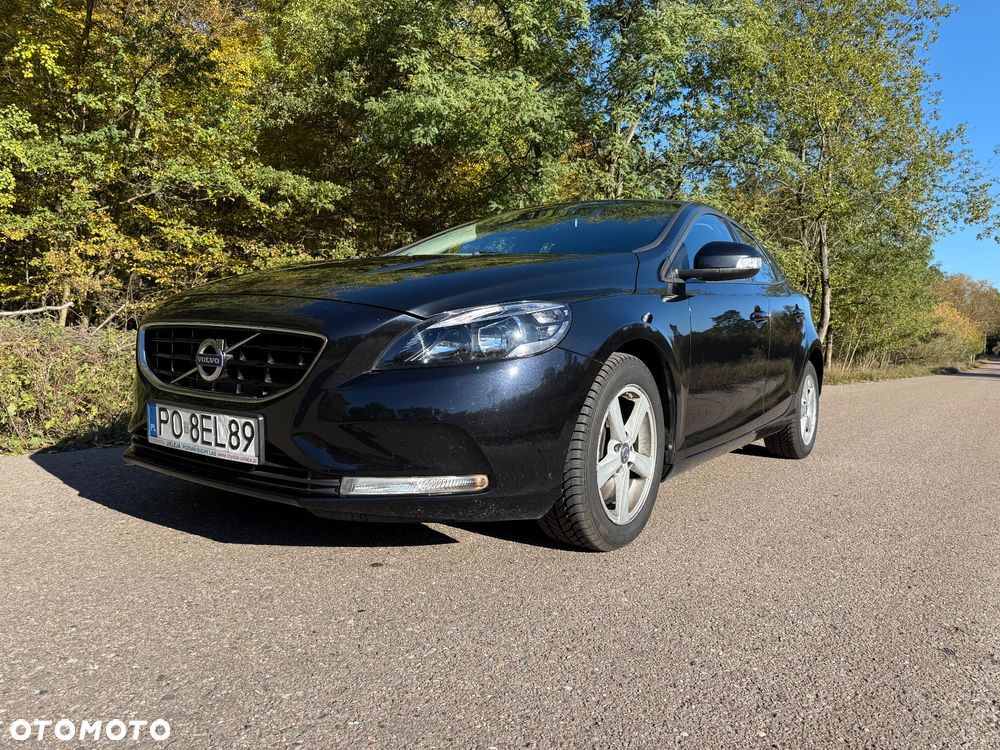 Volvo V40 D3 Momentum - 1