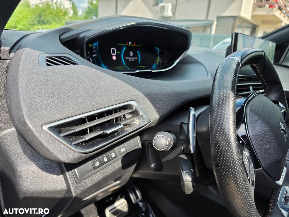 Peugeot 3008 225 e-EAT8 GT - 25