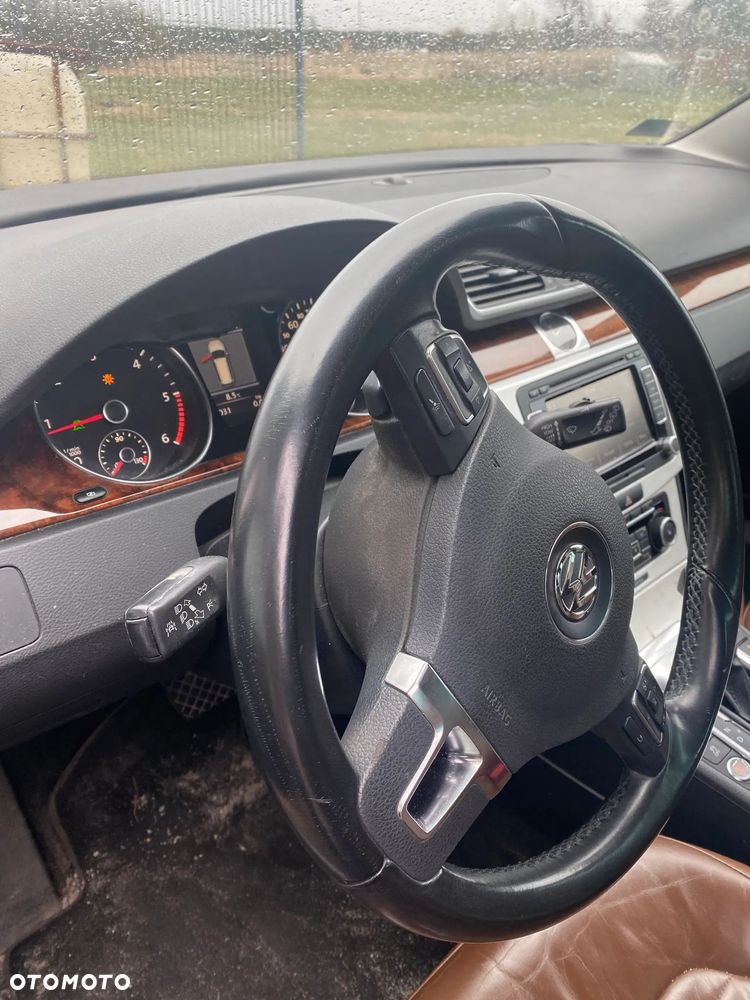 Volkswagen Passat 2.0 TDI Comfortline DSG - 8