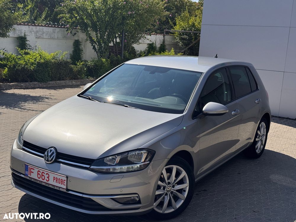Volkswagen Golf - 1