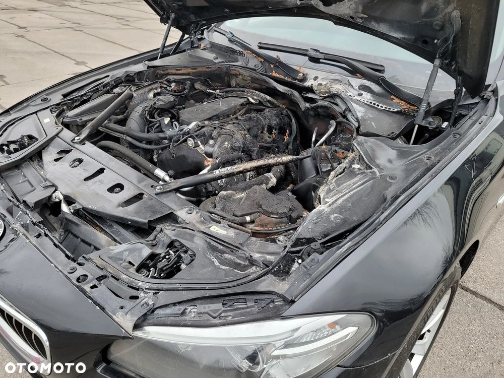 BMW Seria 5 525d xDrive Luxury Line - 17