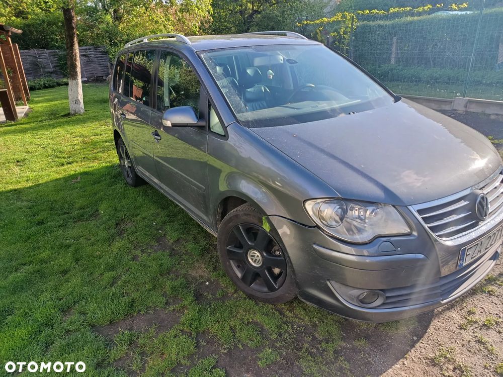 Volkswagen Touran 2.0 TDI Highline - 2