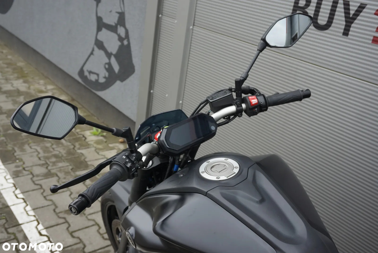 Yamaha MT - 16