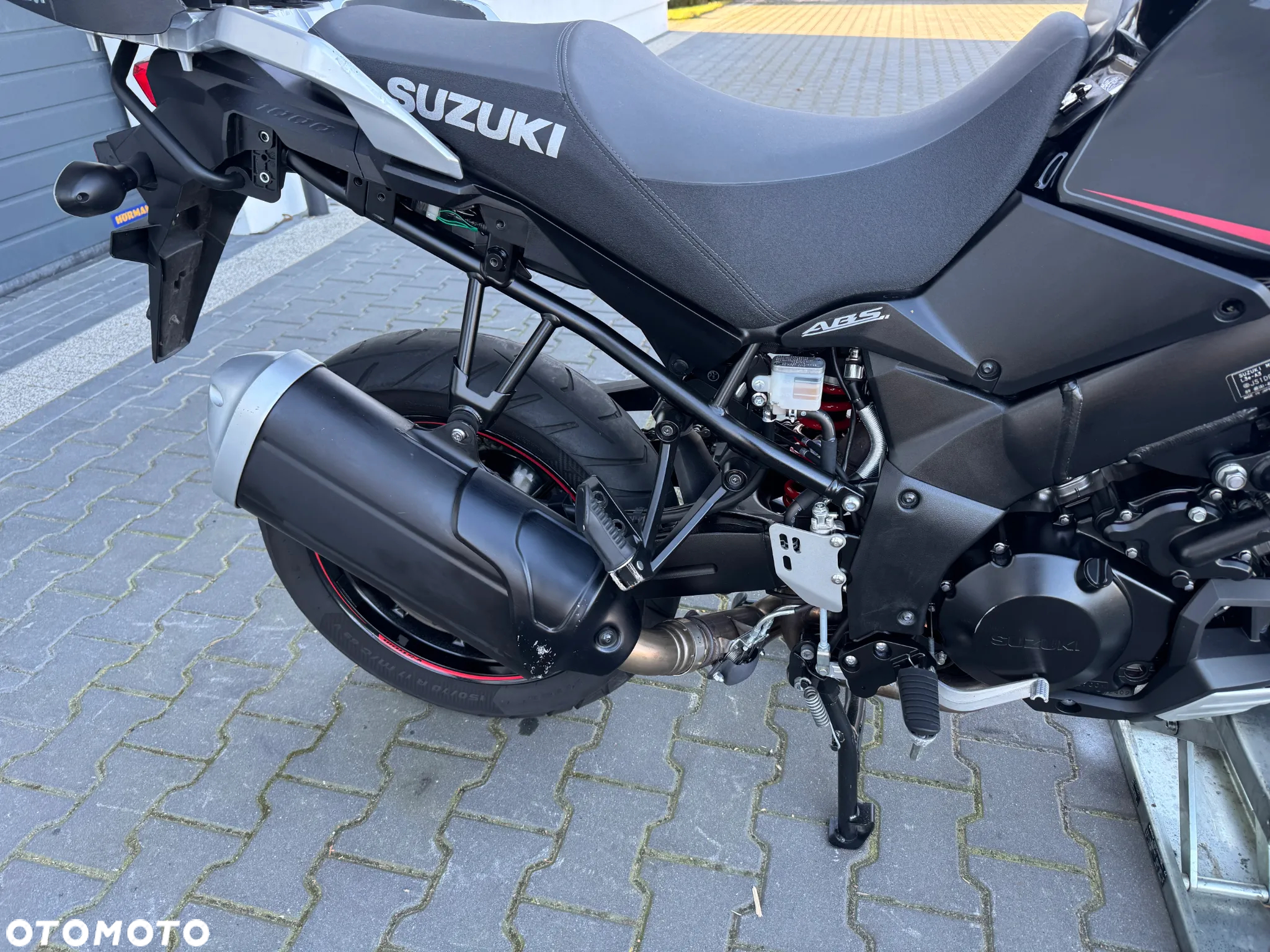 Suzuki V-STROM - 12