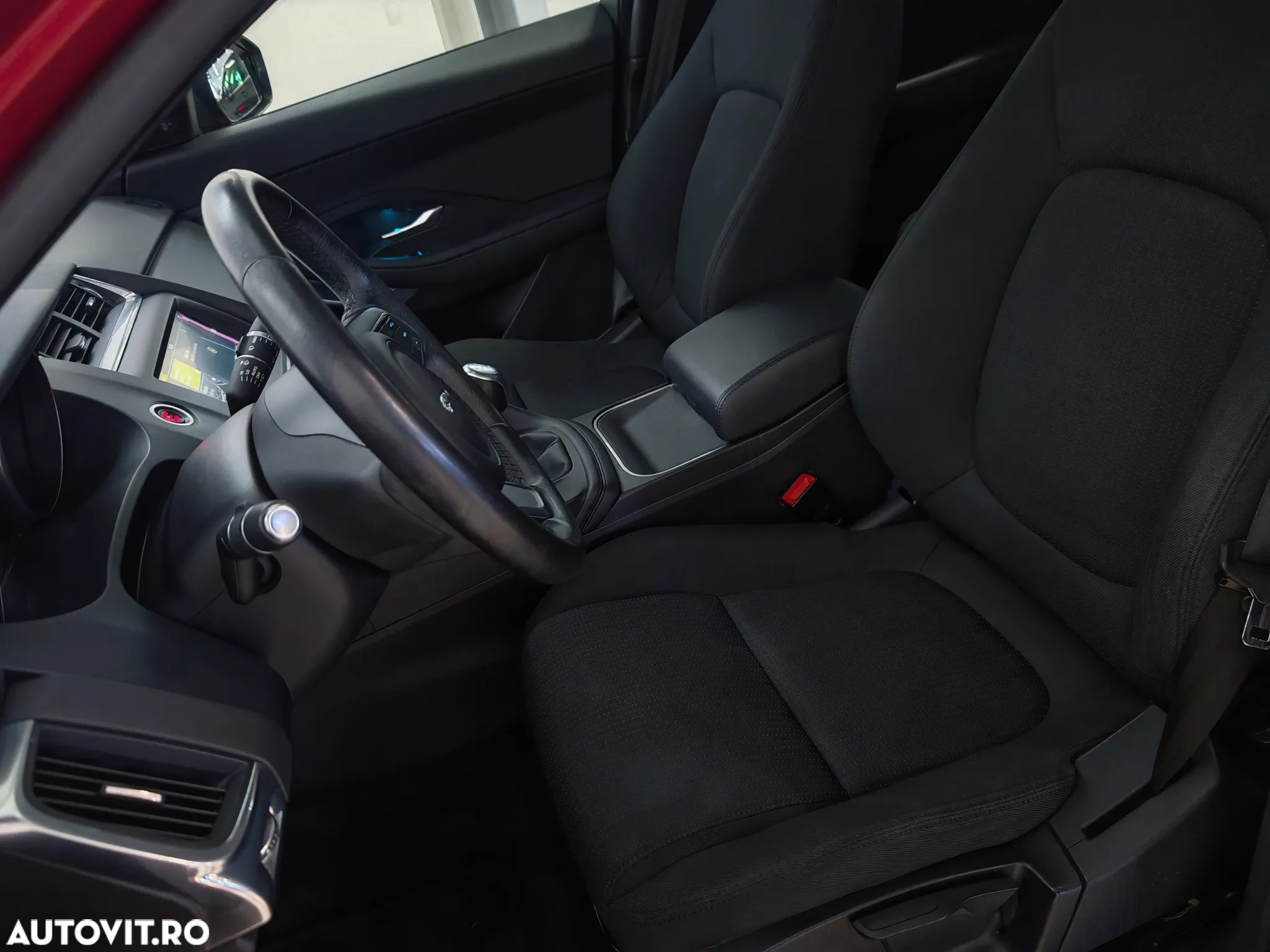 Jaguar E-Pace D150 - 10