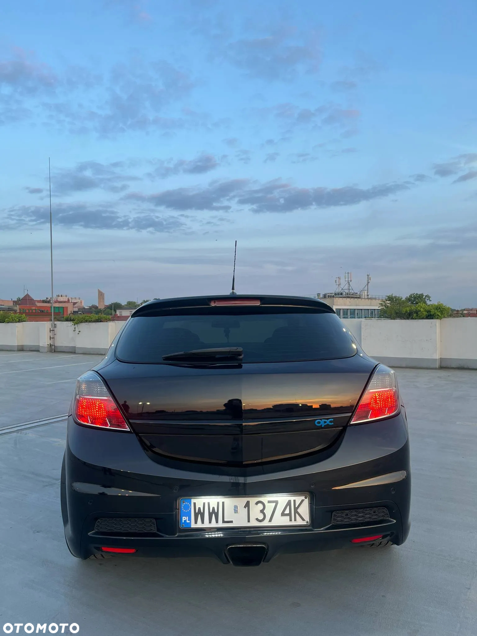 Opel Astra III GTC 2.0 T OPC - 3
