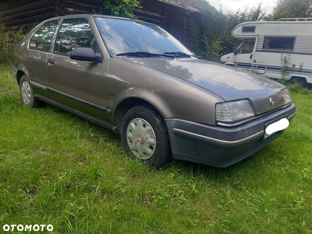Renault 19 - 1