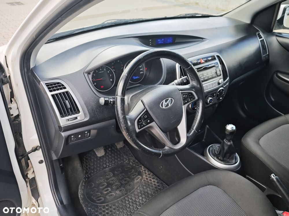 Hyundai i20 1.25 Classic + - 28