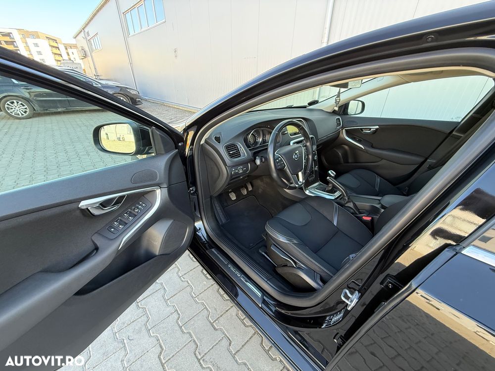 Volvo V40 D2 Summum - 11