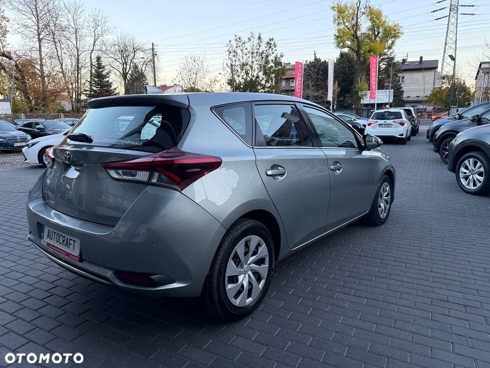Toyota Auris 1.6 Premium - 30