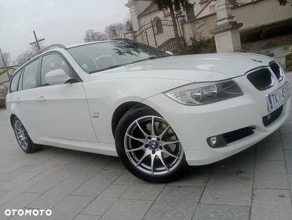 BMW Seria 3 320d xDrive DPF Touring