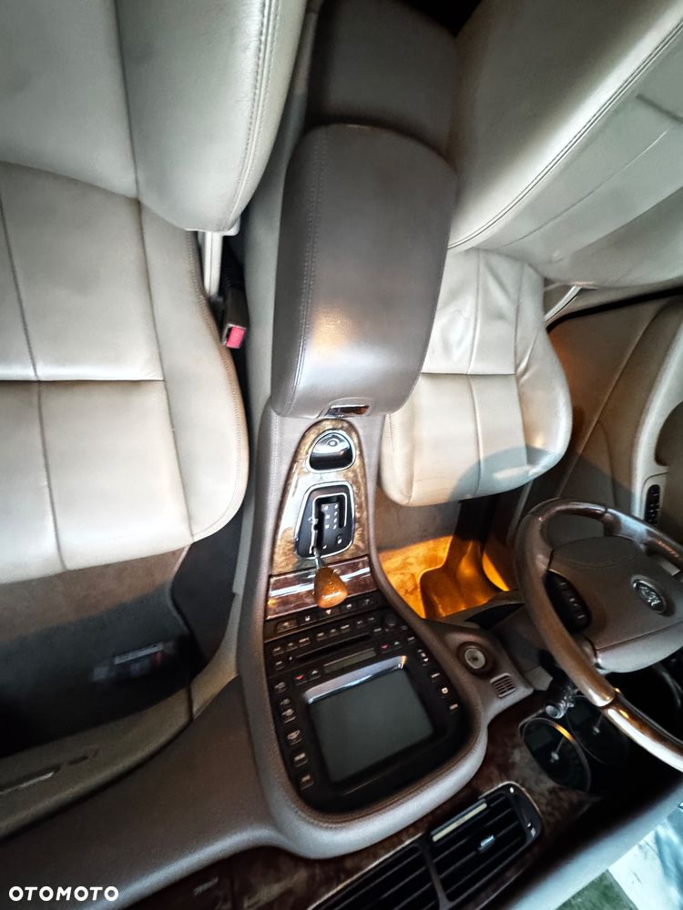 Jaguar S-Type 4.2 V8 - 26