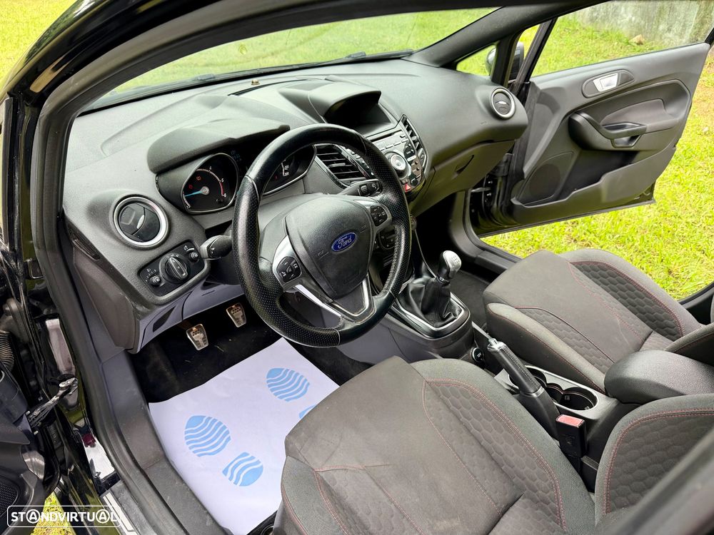 Ford Fiesta 1.5 TDCi STLine - 26