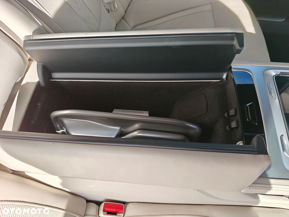 BMW Seria 7 M760Li xDrive - 25