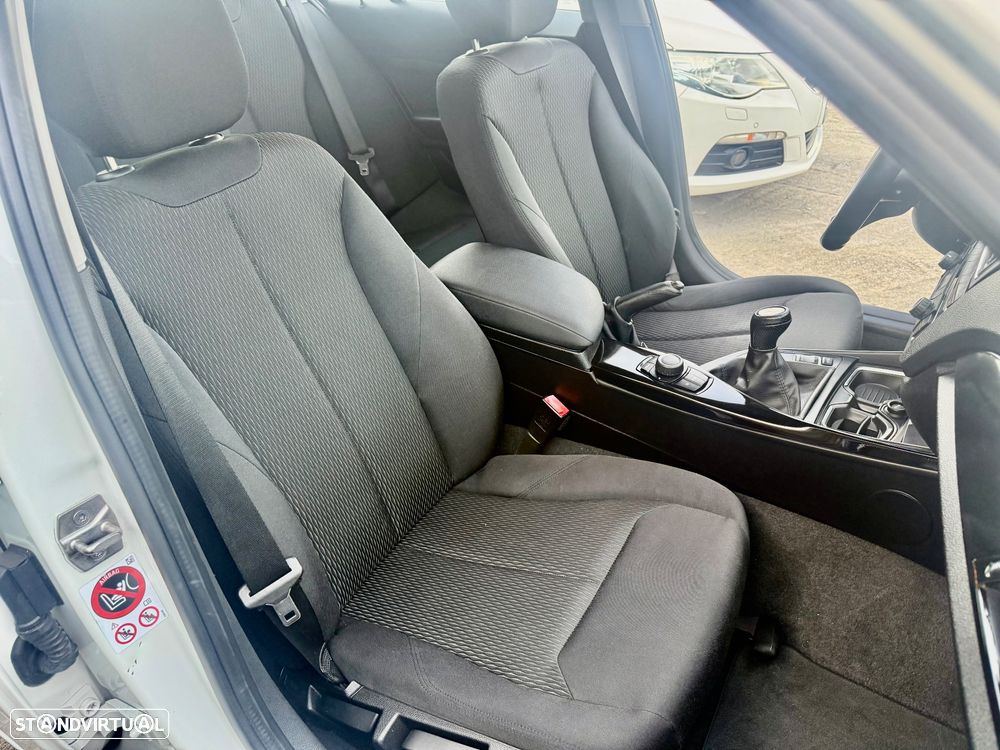 BMW 116 d Pack M - 11