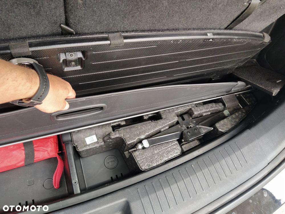 Kia Carens 1.7 CRDi 141 Edition 7 - 12