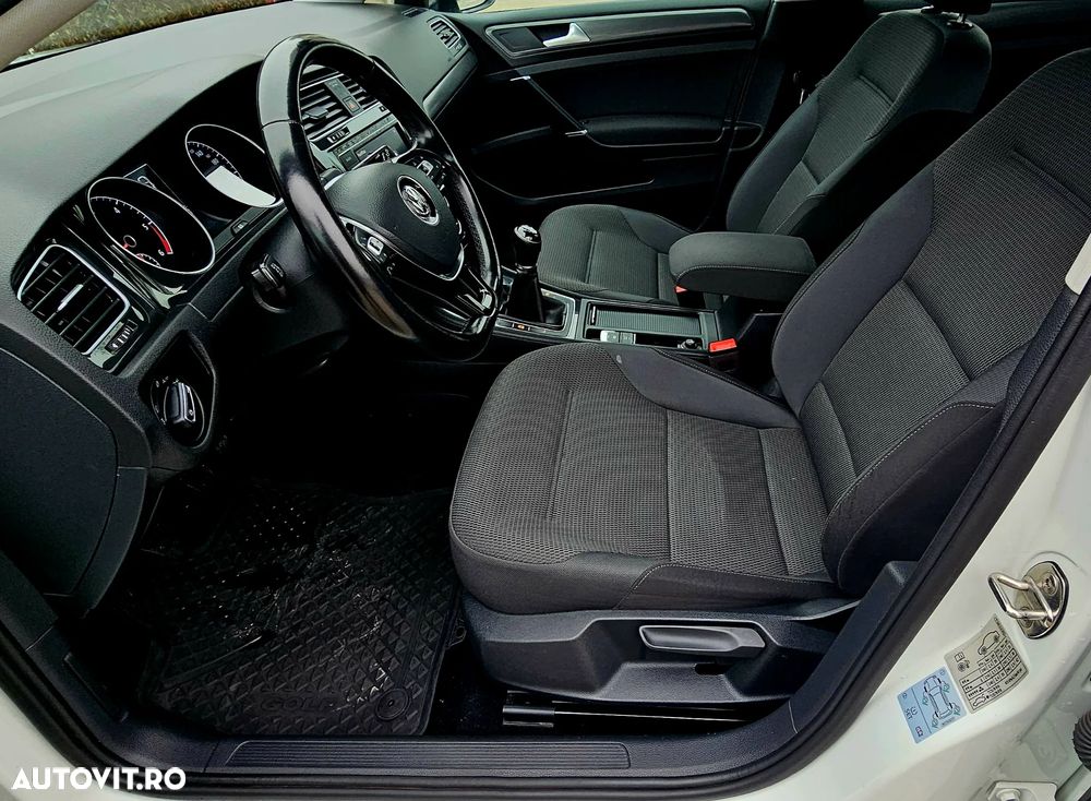 Volkswagen Golf 1.6 TDI Comfortline - 10