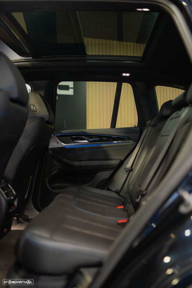 BMW iX3 M Sport Impressive - 31