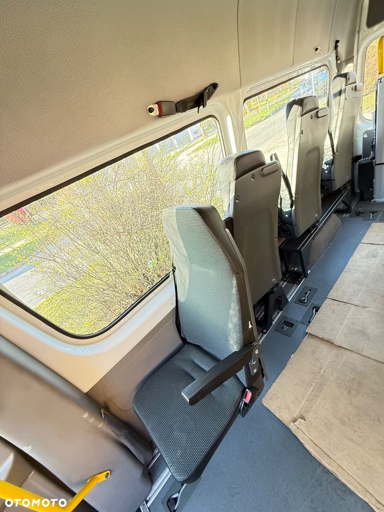 Mercedes-Benz Sprinter - 8