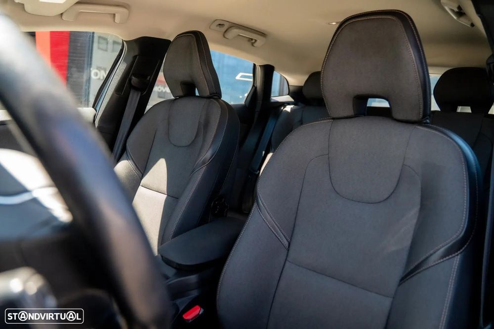 Volvo V40 Cross Country 2.0 D3 Momentum - 16