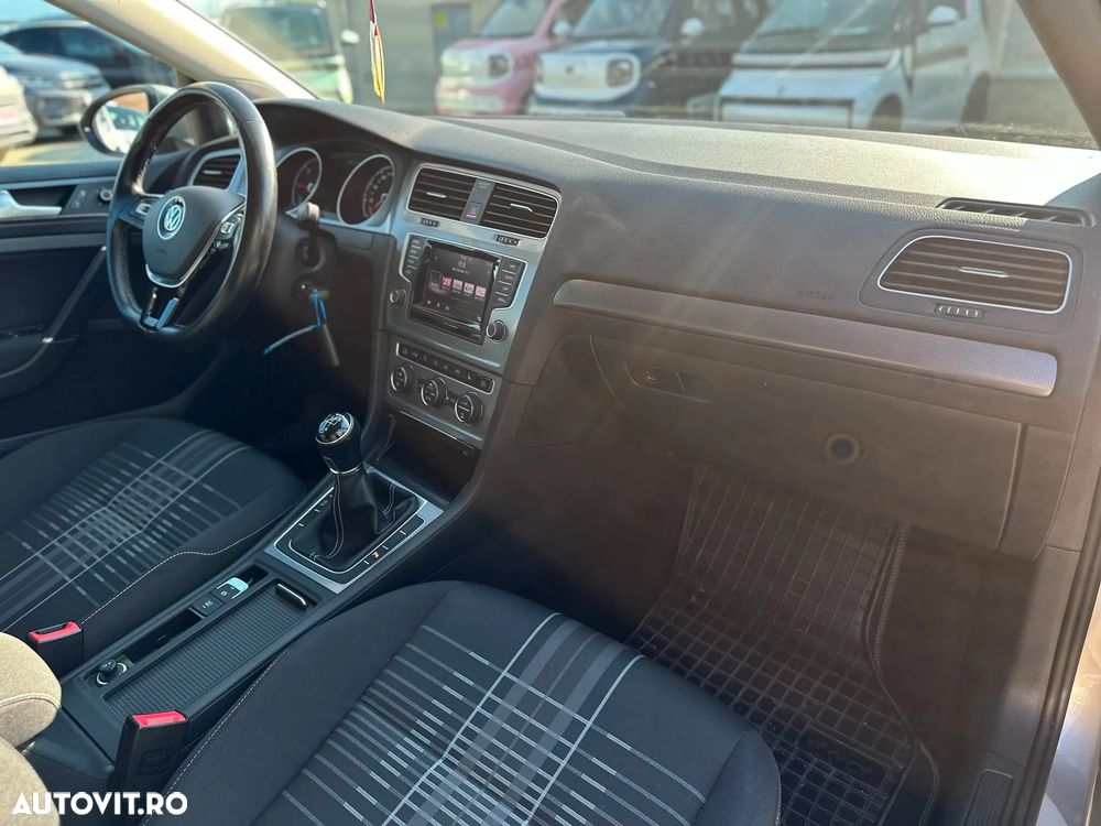 Volkswagen Golf 1.6 TDI BlueMotion Technology Lounge - 6