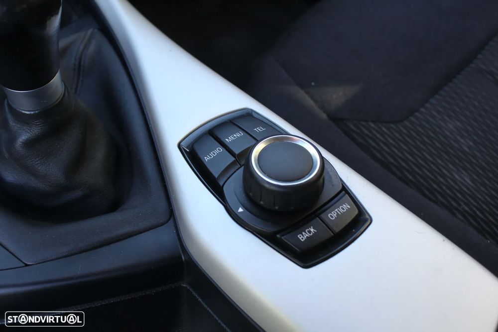 BMW 218 d Coupe Line Sport - 40