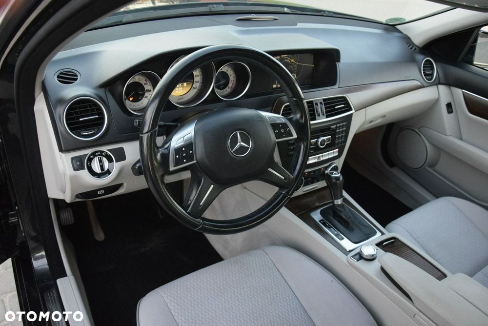 Mercedes-Benz Klasa C - 31