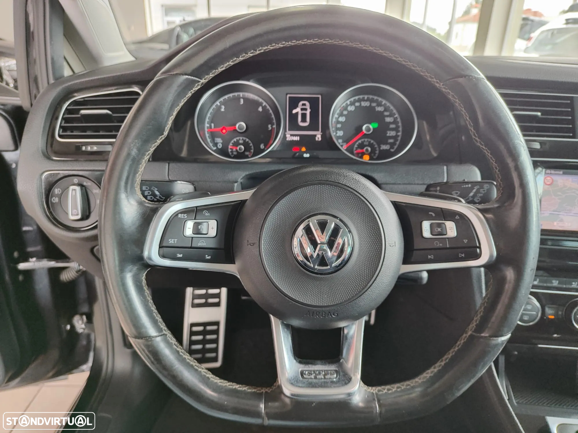 VW Golf 2.0 TDI GTD DSG - 27