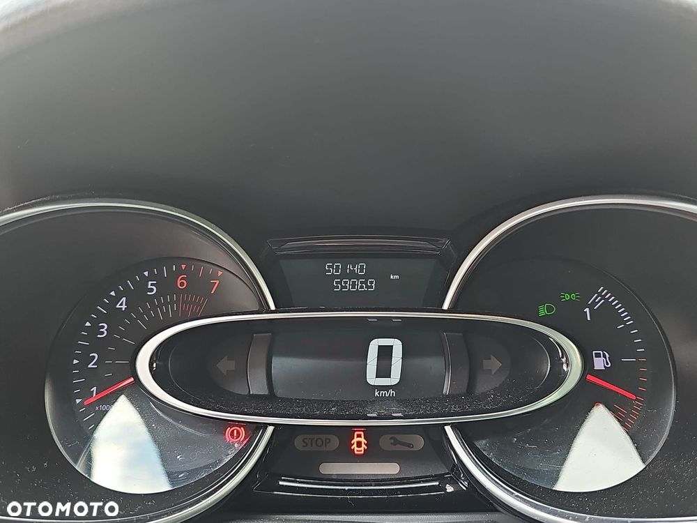 Renault Clio 1.2 16V Limited EU6 - 10