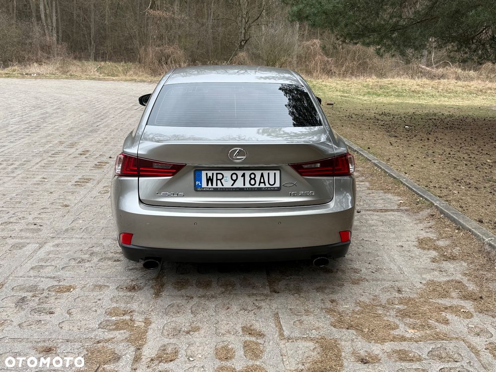 Lexus IS 250 F Sport - 3