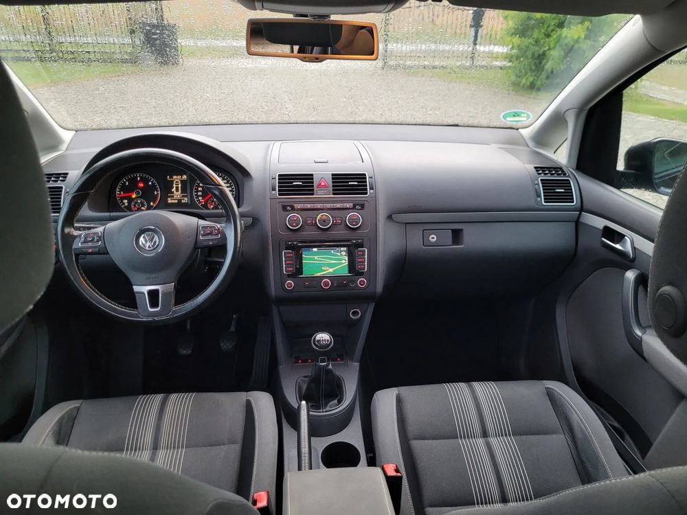 Volkswagen Touran 2.0 TDI DPF MATCH - 9