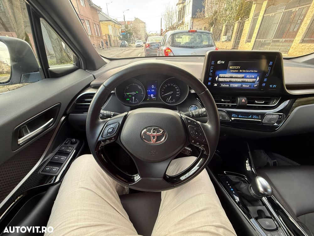 Toyota C-HR Lounge - 10