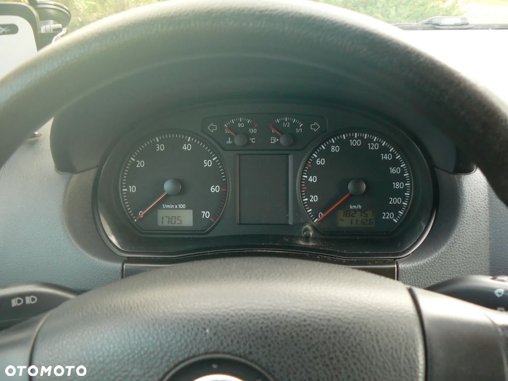 Volkswagen Polo 1.4 16V Trendline - 11