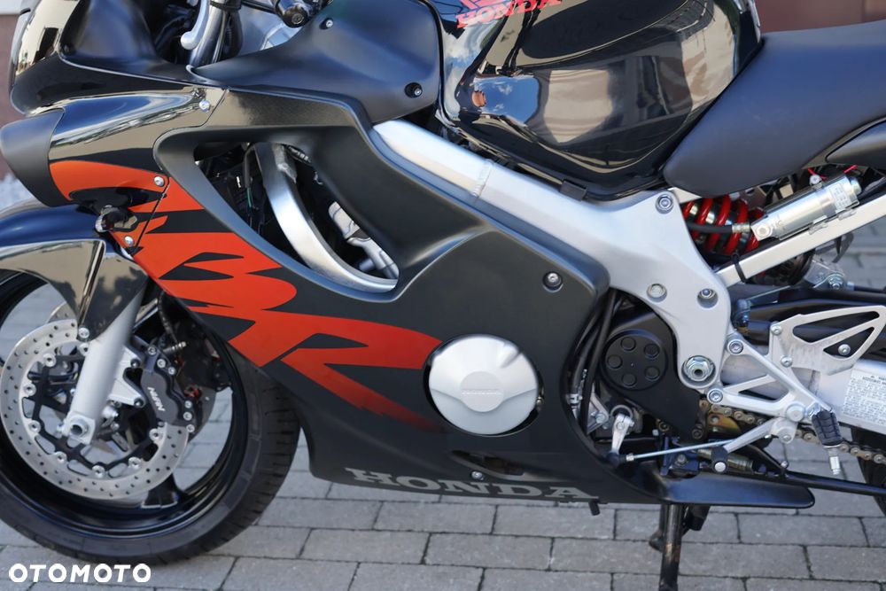 Honda CBR - 28