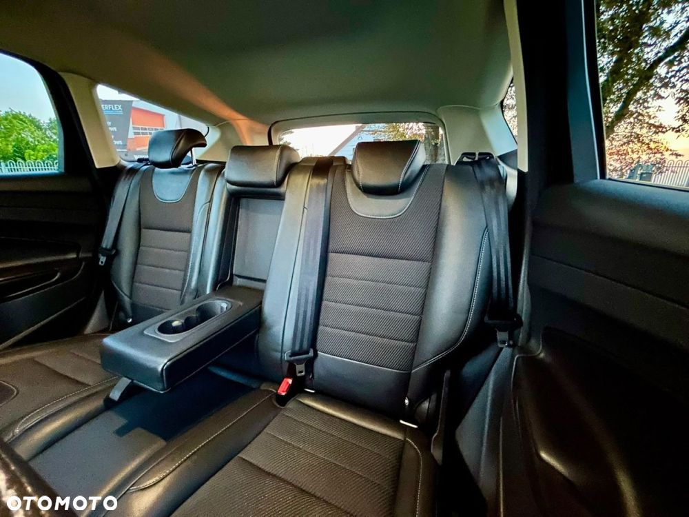Ford Kuga - 39