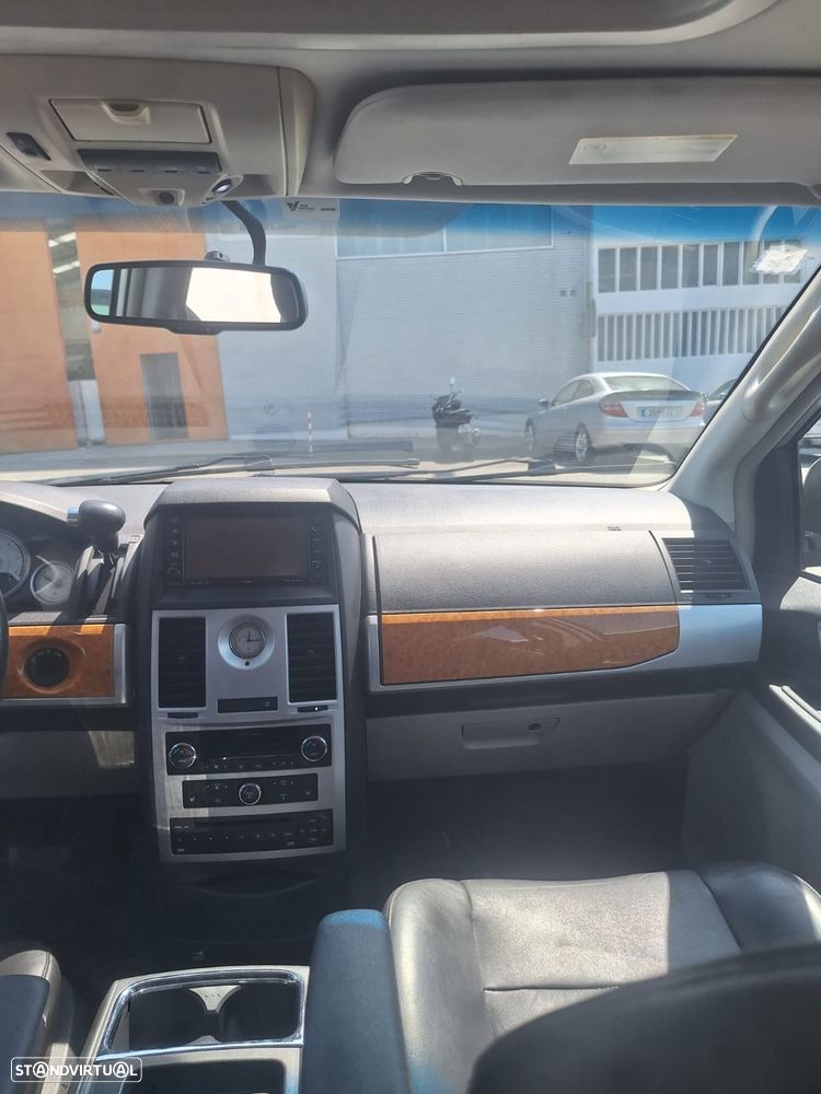 Chrysler Grand Voyager - 13