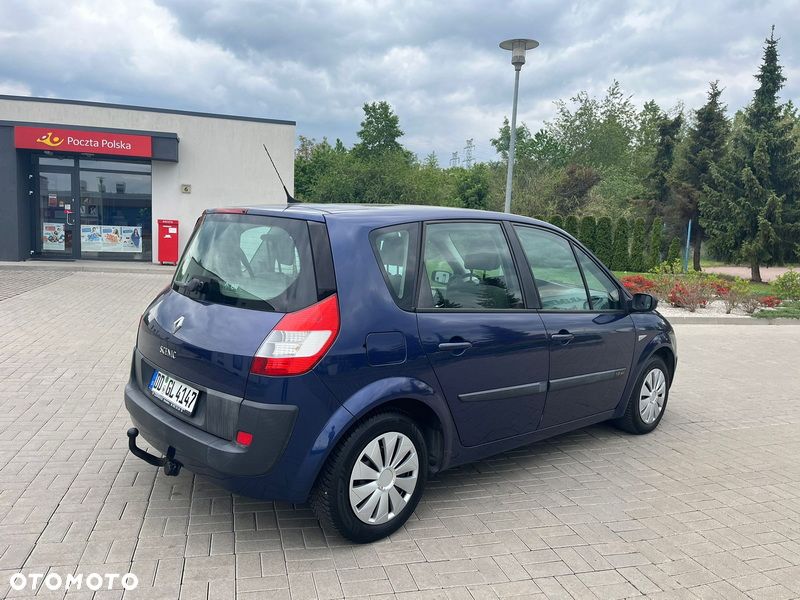 Renault Scenic 1.6 16V Confort Privilege - 3
