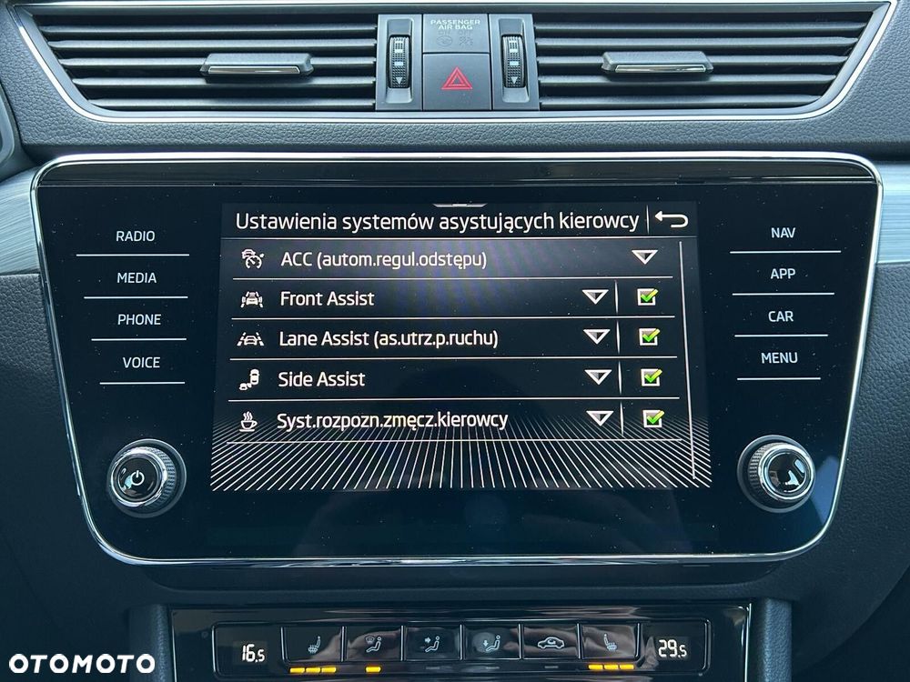 Skoda Superb 2.0 TSI Ambition DSG - 33