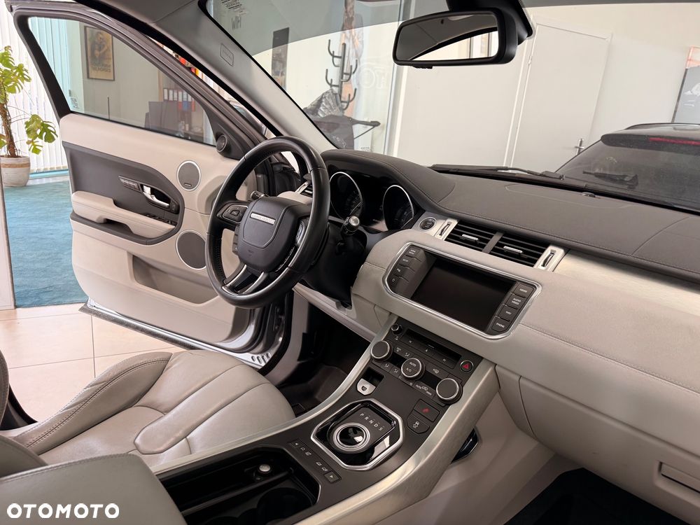 Land Rover Range Rover Evoque - 36