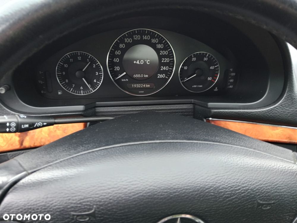 Mercedes-Benz Klasa E 200 CDI Elegance DPF - 10