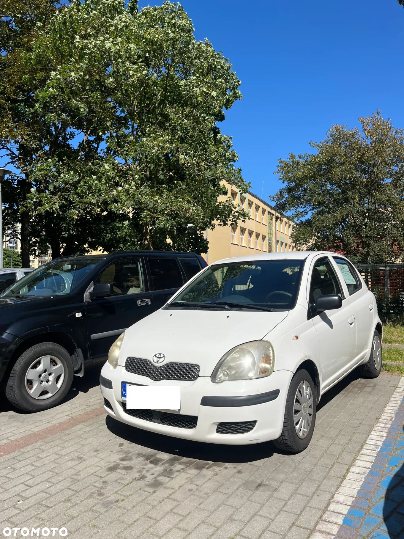 Toyota Yaris 1.0 Base - 1